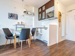 Dining - Residenz am Balmer See, apartment 38 with sauna, lake view and WLAN (Balm)
