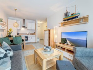 TV, DVD-spiller og stereoanlegg