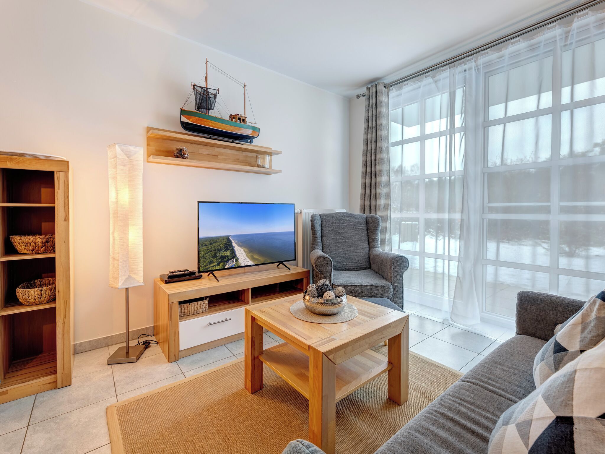 Fernseher, DVD-Player, Stereoanlage