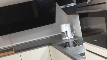 Kühlschrank, Ofen, Herdplatte, Geschirrspüler