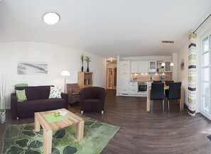 TV, books - Residenz am Balmer See, Whg. 47 - Wellness, sauna and lake view (Balm)