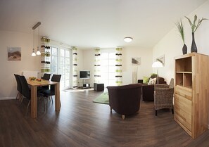 Télévision, livres, chaîne hi-fi