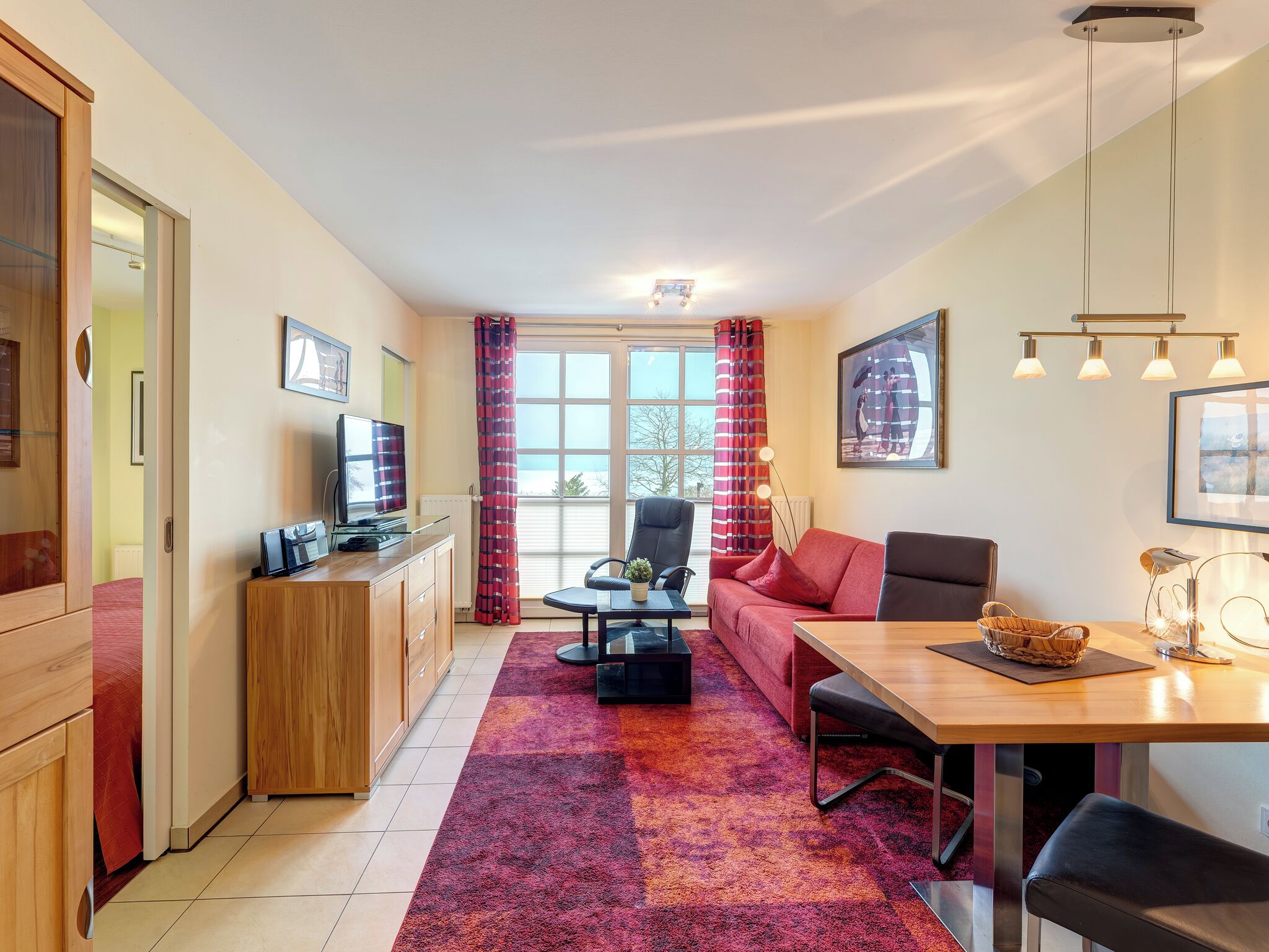 TV, DVD player, books, stereo