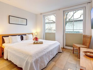 2 室のベッドルーム、アイロン / アイロン台、WiFi (無料)、ベッドシーツ