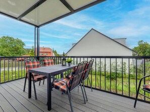 Outdoor dining - Bernsteinquartier, apartment 05.49 "Ferienglück" in Kölpinsee - close to the beach & stylish (Kölpinsee)