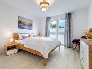 2 bedrooms, free WiFi, bed sheets - Bernsteinquartier, apartment 05.49 "Ferienglück" in Kölpinsee - close to the beach & stylish (Kölpinsee)