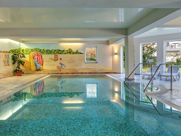 Piscina coperta, una piscina riscaldata