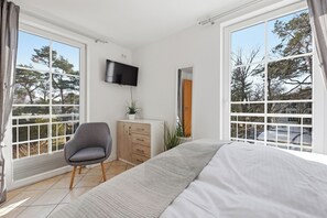 2 bedrooms, iron/ironing board, free WiFi, bed sheets - Ostseeresidenz Gorki Park, Whg. 13 with sea view & 5-star wellness (Heringsdorf)