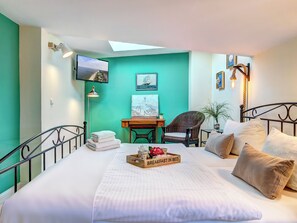 3 chambres, fer et planche à repasser, Wi-Fi gratuit, draps fournis