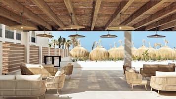 Bar en bord de piscine