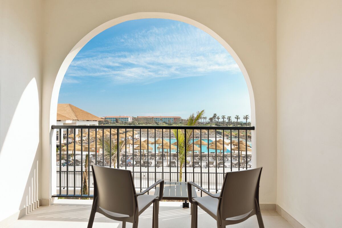 Minibar, coffres-forts dans les chambres, Wi-Fi gratuit, draps fournis