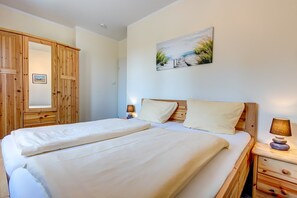 2 Schlafzimmer, Reisekinderbett, kostenloses WLAN, Bettwäsche