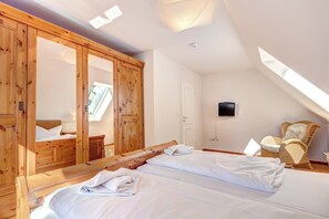 4 Schlafzimmer, Bügeleisen/Bügelbrett, kostenloses WLAN, Bettwäsche