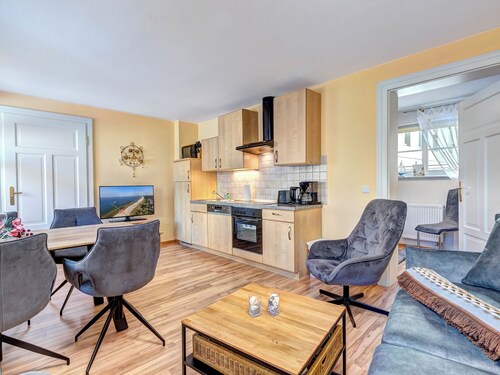 Villa Bellevue, Whg. 08 in Ahlbeck - Stilvolle Ferienwohnung mit Balkon