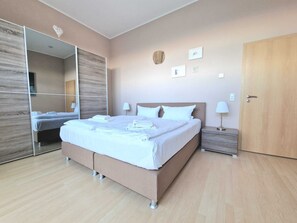 2 bedrooms, bed sheets - Bella Vita vacation apartment in Trassenheide - sea views for the whole family (Trassenheide)