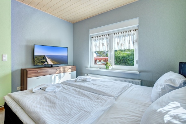 3 bedrooms, free WiFi, bed sheets