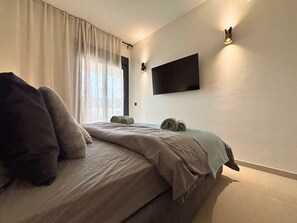 2 bedrooms, WiFi, bed sheets - Mediterranean Gardens 60: Ground floor with garden (Torrevieja)