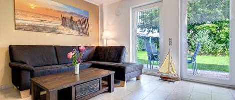 TV, fireplace, stereo