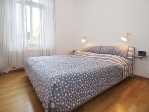 1 chambre, fer et planche à repasser, Wi-Fi gratuit, draps fournis