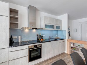 Kühlschrank, Ofen, Herdplatte, Geschirrspüler