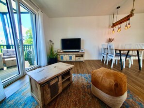 Fernseher, Stereoanlage