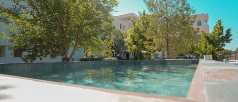 Piscine extérieure (ouverte en saison)