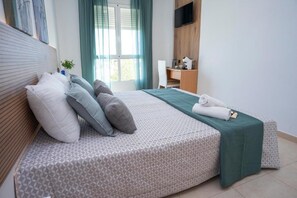 Chambre Simple Standard | Bureau, espace de travail pour ordinateur portable