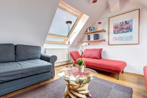 Télévision, lecteur de DVD, chaîne hi-fi