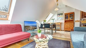 TV, DVD-spiller og stereoanlegg