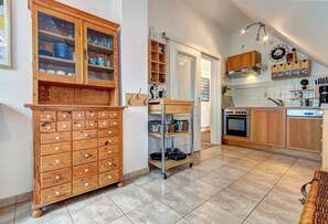 Réfrigérateur, four, plaque de cuisson, lave-vaisselle