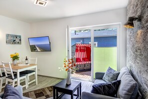 TV, stereo - Welcome to the vacation apartment "Füürtoorn" in Stubbenfelde on Usedom! (Loddin OT Stubbenfelde)