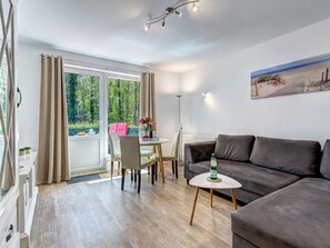 TV, stereo - Welcome to Hansehus Zinnowitz - your retreat on the island of Usedom (Zinnowitz)