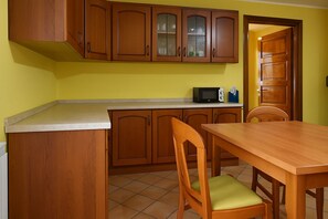 House | Private kitchen | Fridge, microwave, stovetop, dishwasher