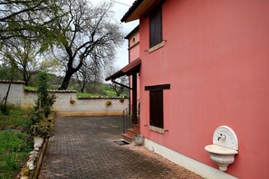 Front of property - Casa Carletto (Bellante)