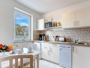 Kühlschrank, Herdplatte, Geschirrspüler