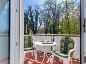 Outdoor dining - Hansehus, Whg. 5: close to the beach in Zinnowitz with balcony and WLAN (Zinnowitz)