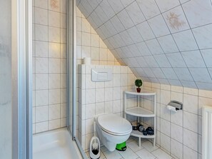 Dusch, hårtork och handdukar