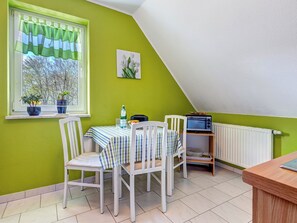 Dining - Hansehus Whg. 4 in Zinnowitz: 45 m² with balcony, WLAN & close to the beach (Zinnowitz)