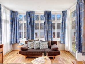 Fernseher, Stereoanlage