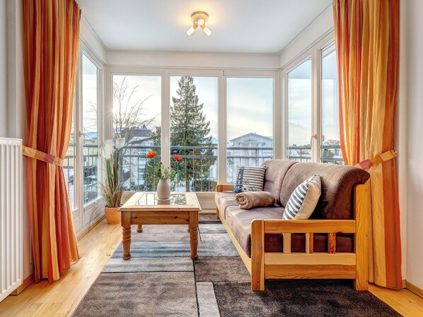 Télévision, chaîne hi-fi