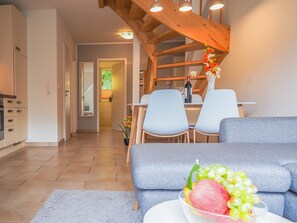 Télévision, lecteur de DVD, chaîne hi-fi