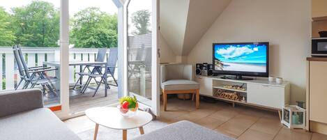 Télévision, lecteur de DVD, chaîne hi-fi