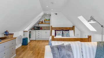 1 bedroom, iron/ironing board, travel crib, free WiFi