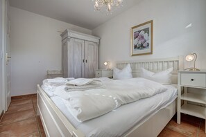 1 dormitorio, tabla de planchar con plancha, wifi gratis y ropa de cama
