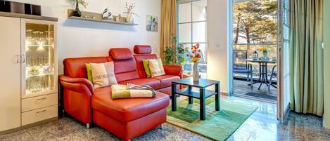 Fernseher, DVD-Player, Stereoanlage