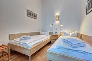 1 bedroom, free WiFi, bed sheets - Welcome to Villa Frieda 2 in the Baltic seaside resort of Bansin. (Bansin (Seebad))