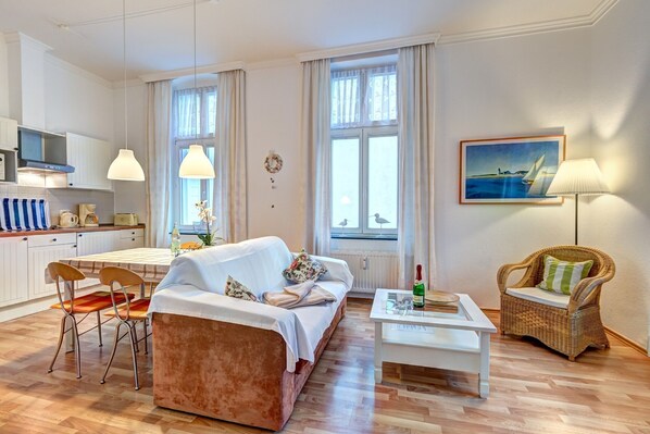 Tv, dvd-spelare och en stereo