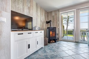 Interior - Vacation home zur frischen Brise Whg 02 with WLAN, terrace & close to the sandy beach (Trassenheide)