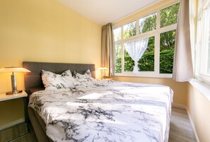 2 bedrooms, free WiFi, bed sheets - Welcome to the Waterfront Captain`s House 1.2. (Heringsdorf)