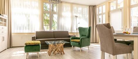 Télévision, chaîne hi-fi